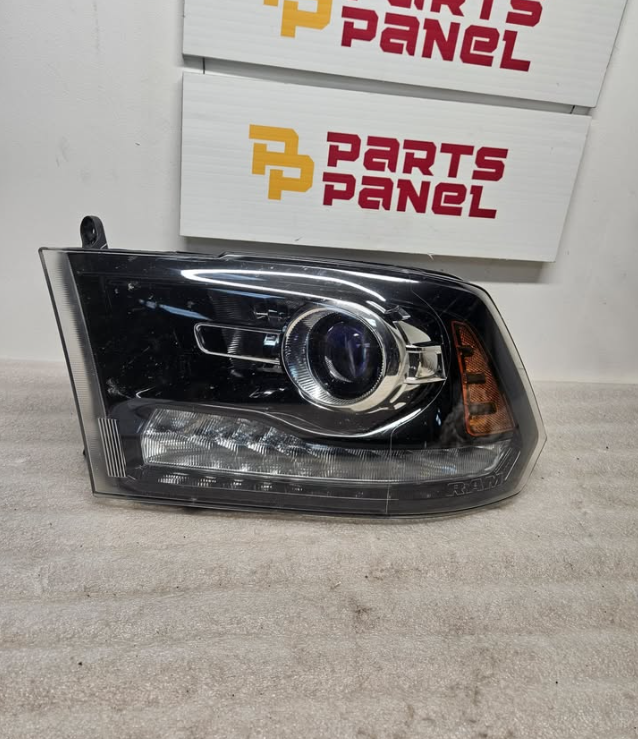 2016 2024 RAM 1500-3500 DRIVER SIDE HEADLIGHT 68324933AD OEM USED