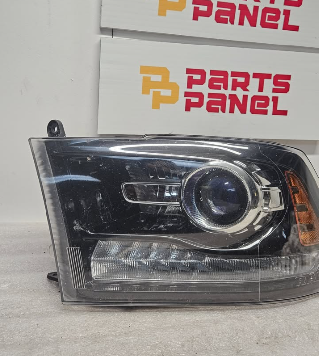 2016 2024 RAM 1500-3500 DRIVER SIDE HEADLIGHT 68324933AD OEM USED