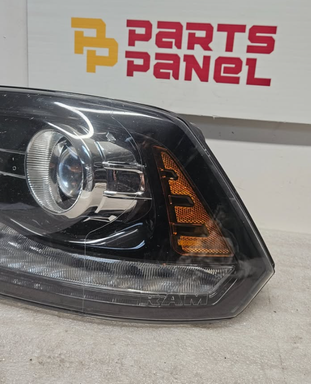2016 2024 RAM 1500-3500 DRIVER SIDE HEADLIGHT 68324933AD OEM USED