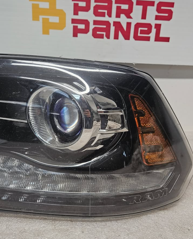2016 2024 RAM 1500-3500 DRIVER SIDE HEADLIGHT 68324933AD OEM USED