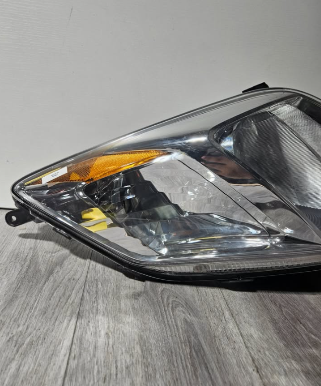 2004-2006 TOYOTA PRIUS DRIVER SIDE HEADLIGHT AFTERMARKET