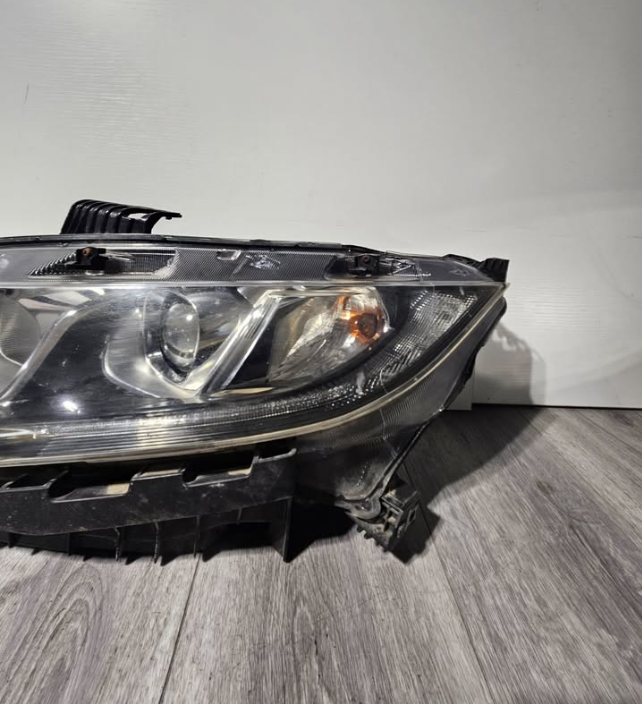 2016 2021 HONDA CIVIC HALOGEN DRIVER SIDE HEADLIGHT USED