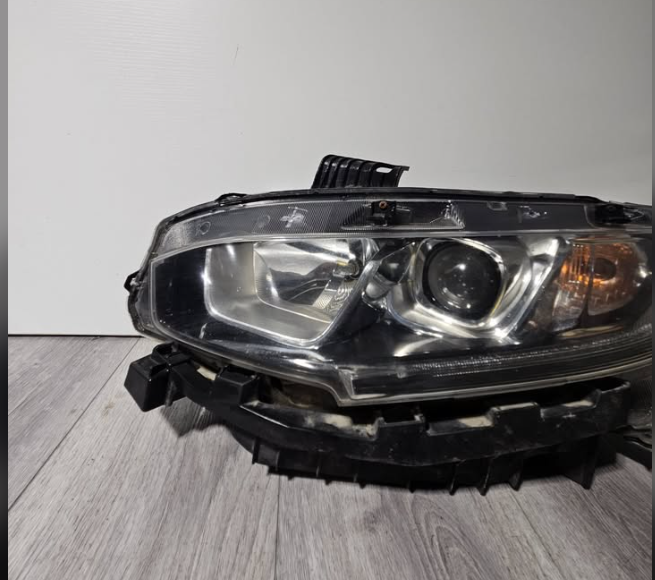2016 2021 HONDA CIVIC HALOGEN DRIVER SIDE HEADLIGHT USED
