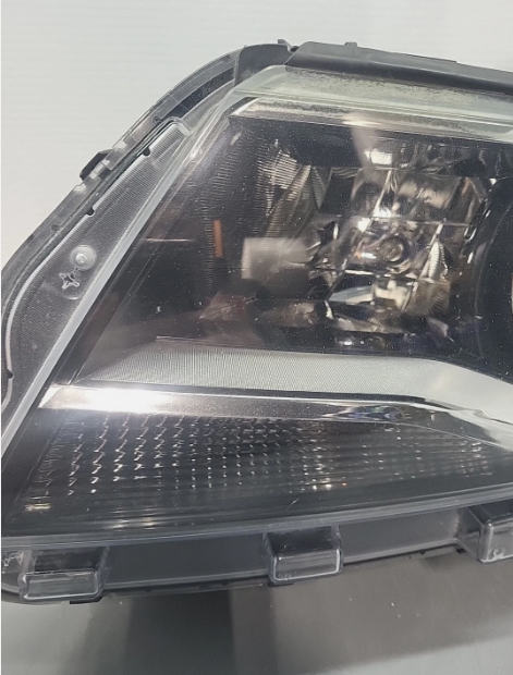 2015 2022 CHEVROLET COLORADO LEFT DRIVER SIDE HEADLIGHT WITH PROJECTOR OEM