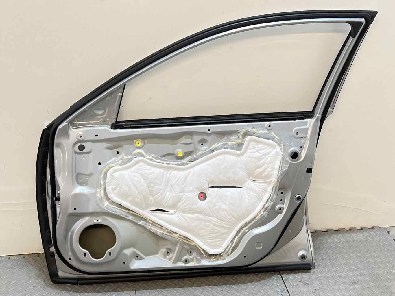 2016 - 2021 HONDA CIVIC SEDAN DOOR FRONT RIGHT HAND HO1301999U