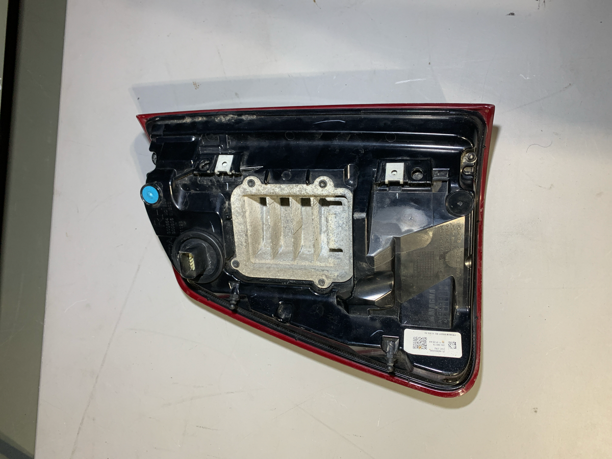 2019-2024 RAM 1500 DRIVER HAND SIDE TAIL LIGHT OEM 68262530AF