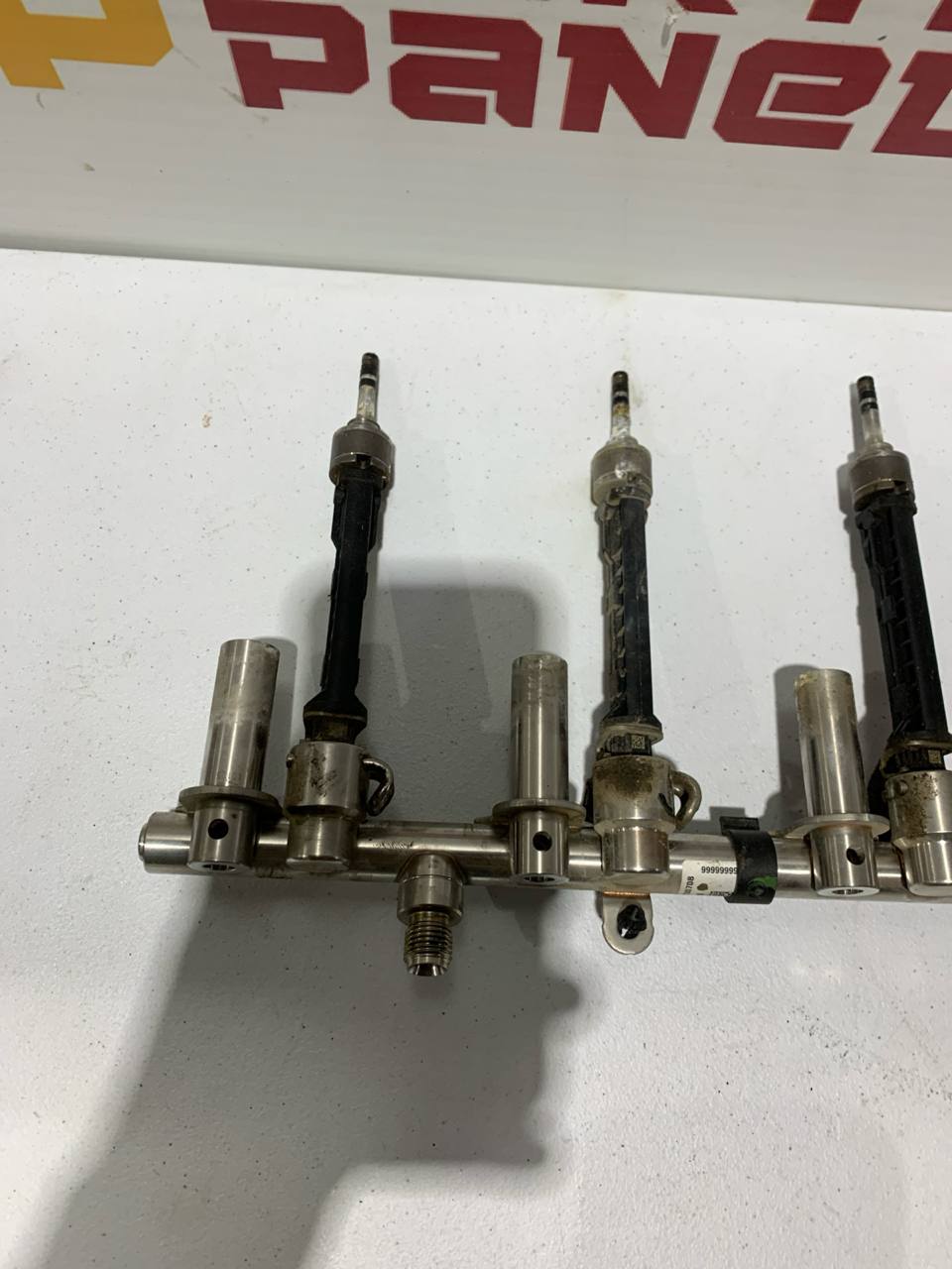 2018-2024 Jeep Wrangler Fuel Rail OEM