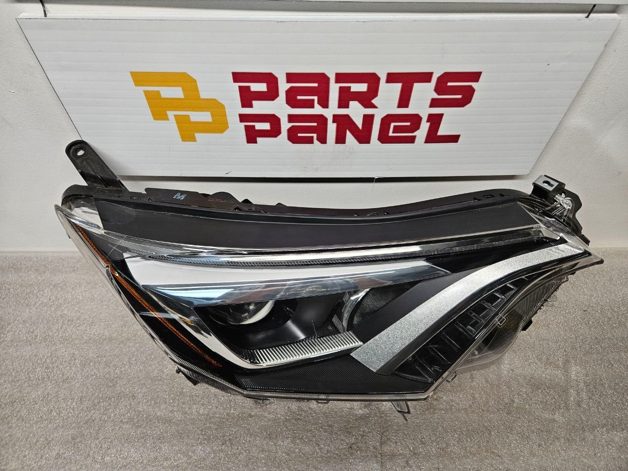 2019-2022 Toyota RAV4 Headlight Assembly Passenger Side OEM