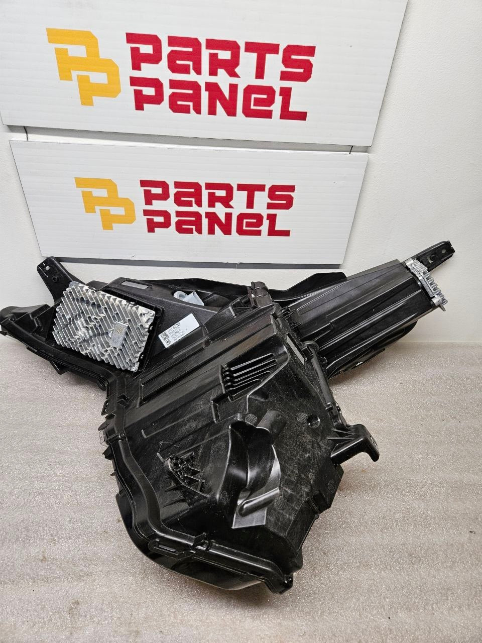 2019-2024 Chevrolet Blazer Headlight Assembly Passenger Side RH OEM