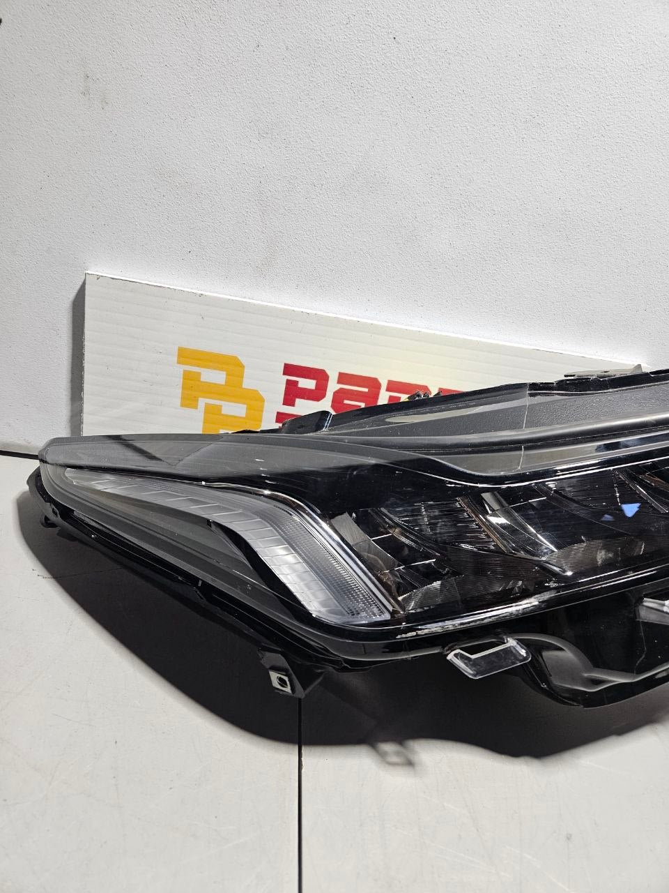 2019-2022 GMC Sierra Passenger Side RH Headlight OEM