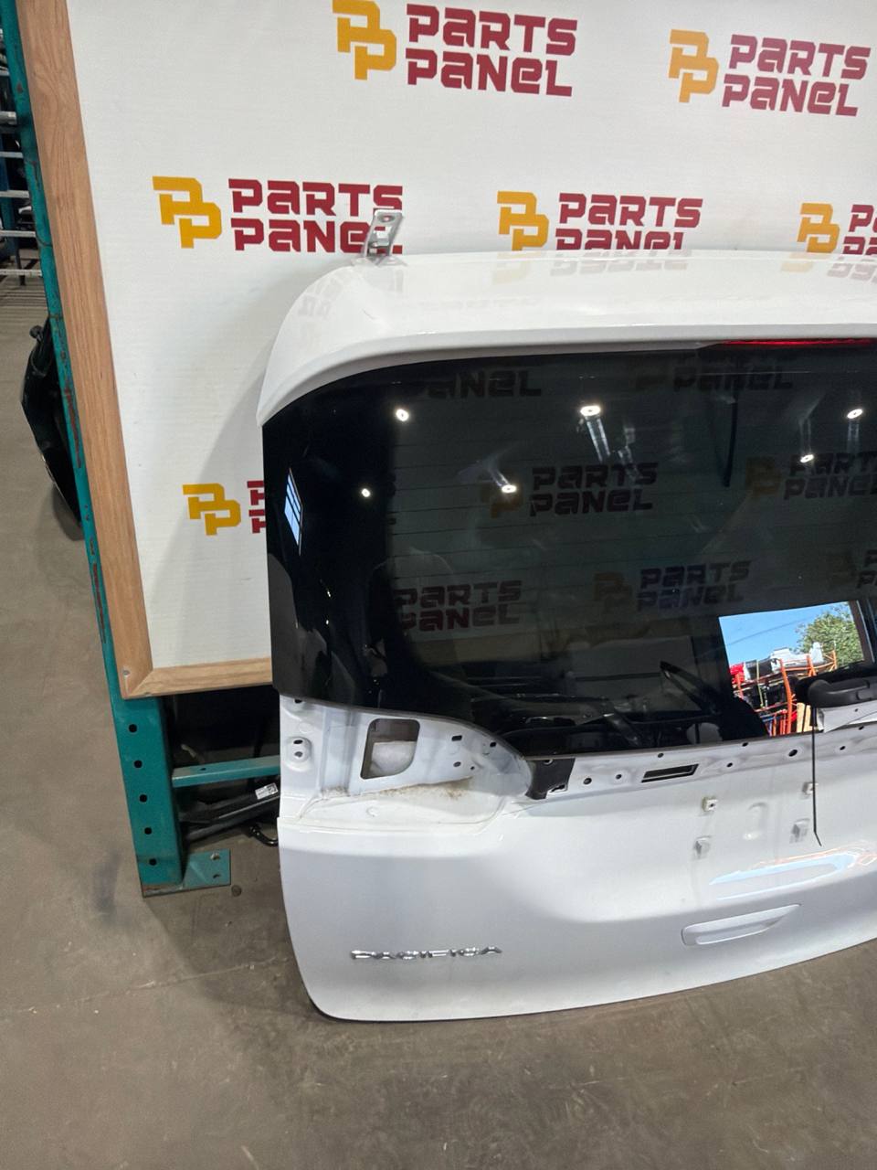 2017-2023 Chrysler Pacifica Rear Liftgate Trunk Lid OEM