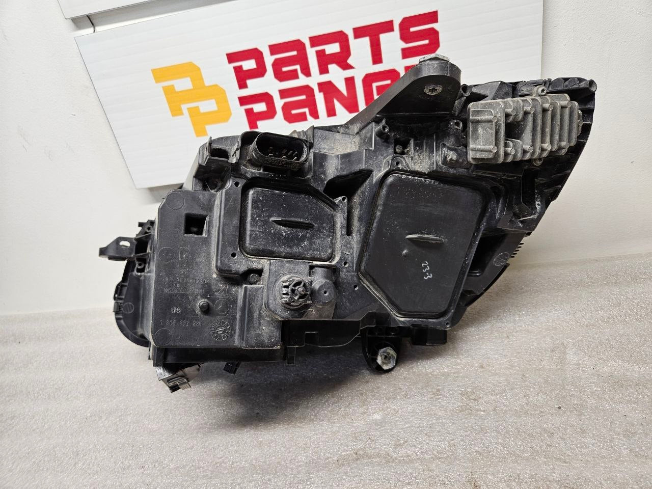 2015-2021 Mercedes-Benz C-Class Passenger Side Headlight Assembly OEM