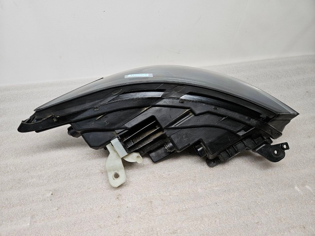 2019-2023 Kia Forte Driver Side Headlight Assembly OEM