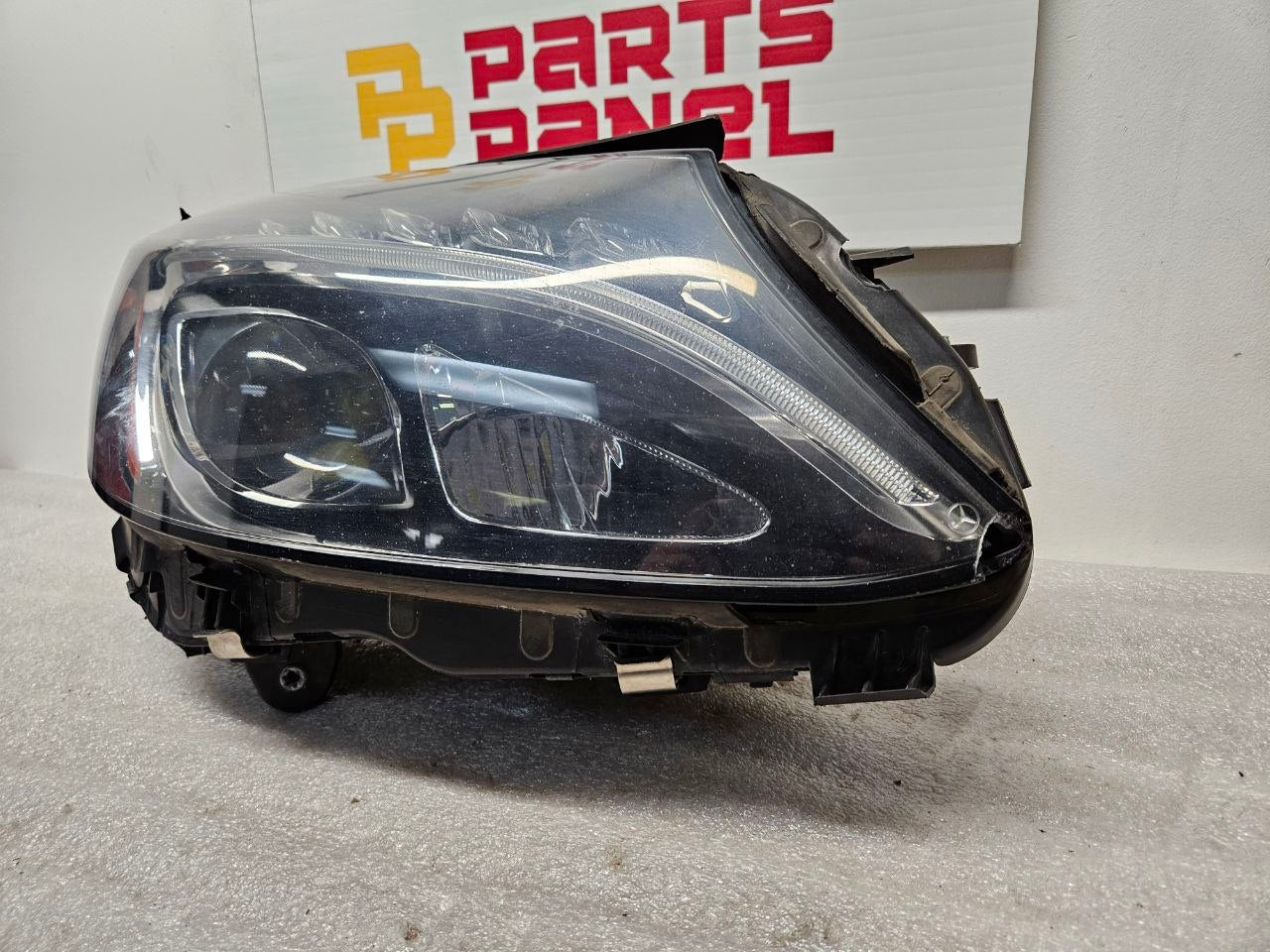 2015-2021 Mercedes-Benz C-Class Passenger Side Headlight Assembly OEM