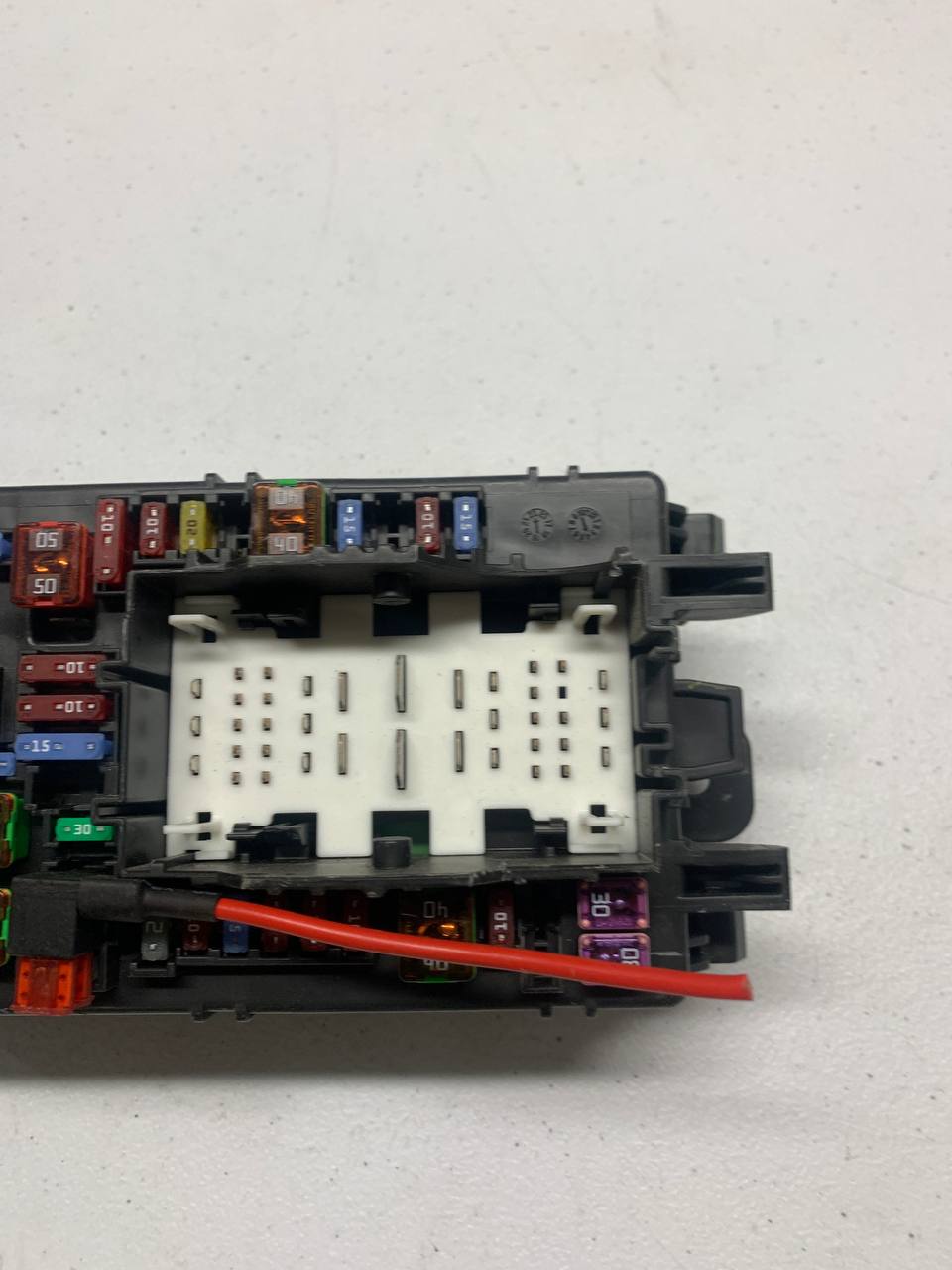 2016-2022 Chevrolet Malibu Fuse Box Power Distribution Module OEM