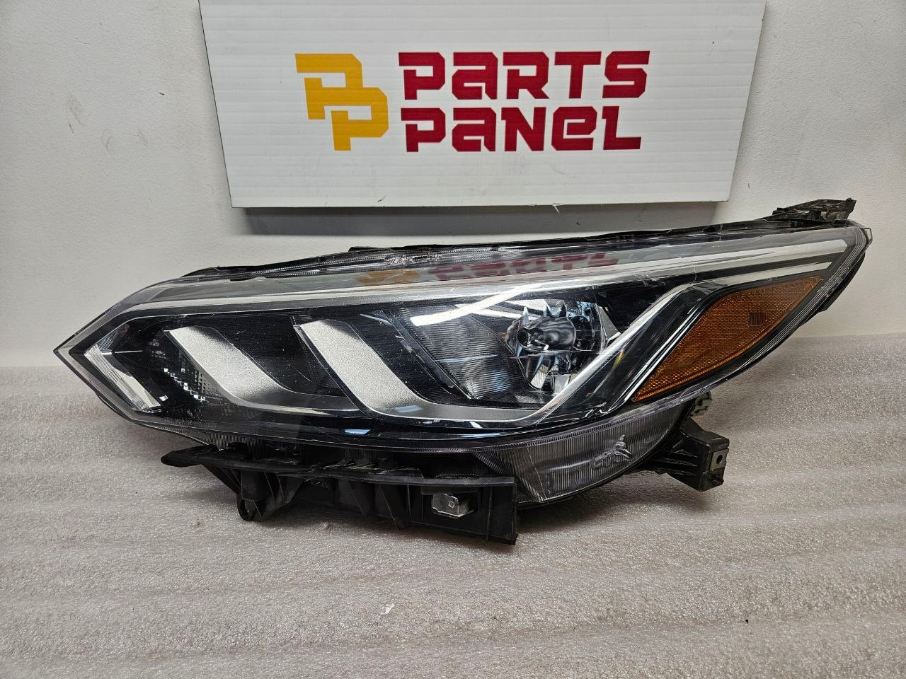 Nissan Headlight Assembly Passenger Side RH OEM