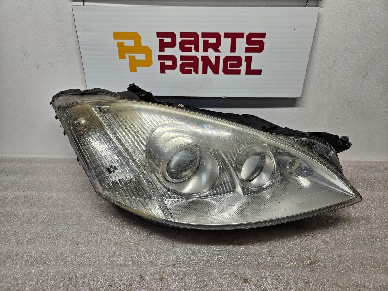 2007-2014 Mercedes-Benz CL-Class Passenger Side Headlight Assembly OEM