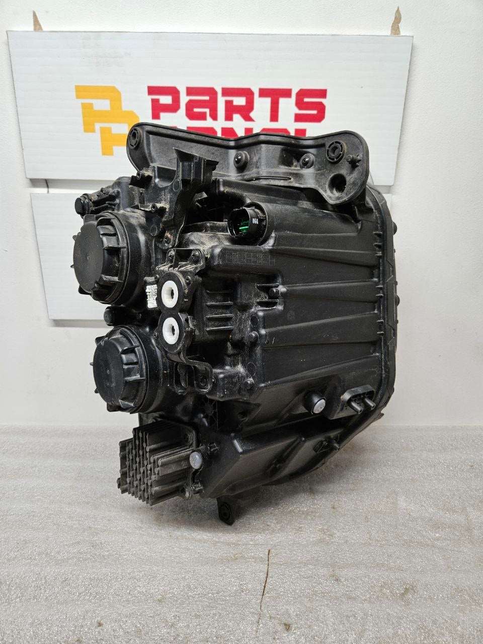 2022-2024 Hyundai Tucson Headlight Driver Side OEM