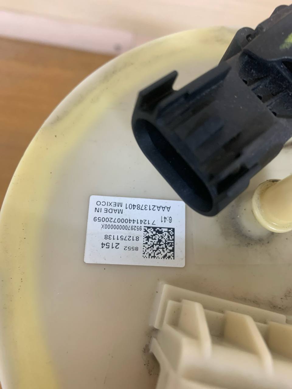 Fuel Pump Assembly OEM 84275113