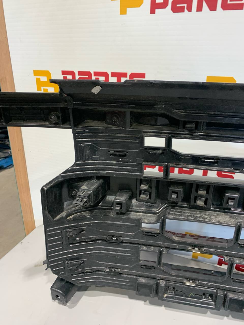 2019-2022 Chevrolet Silverado 1500 Front Grille Assembly OEM