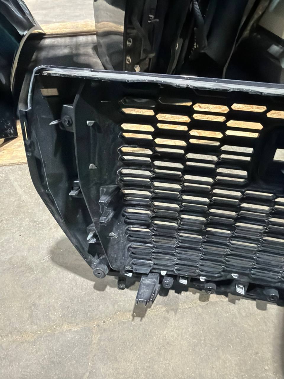 2016-2019 GMC Sierra Denali Front Grille Assembly OEM
