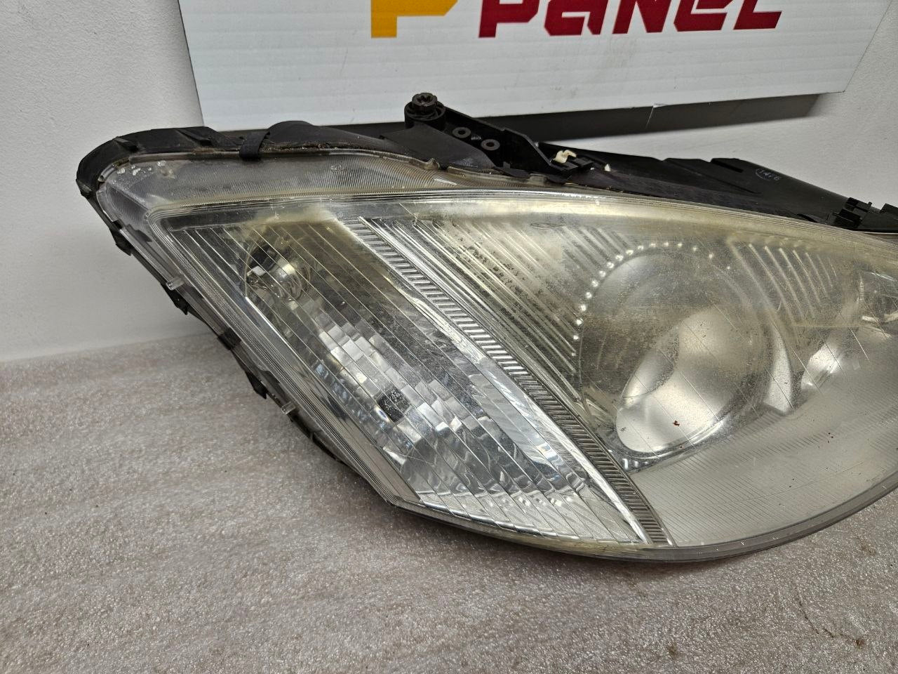 2007-2014 Mercedes-Benz CL-Class Passenger Side Headlight Assembly OEM