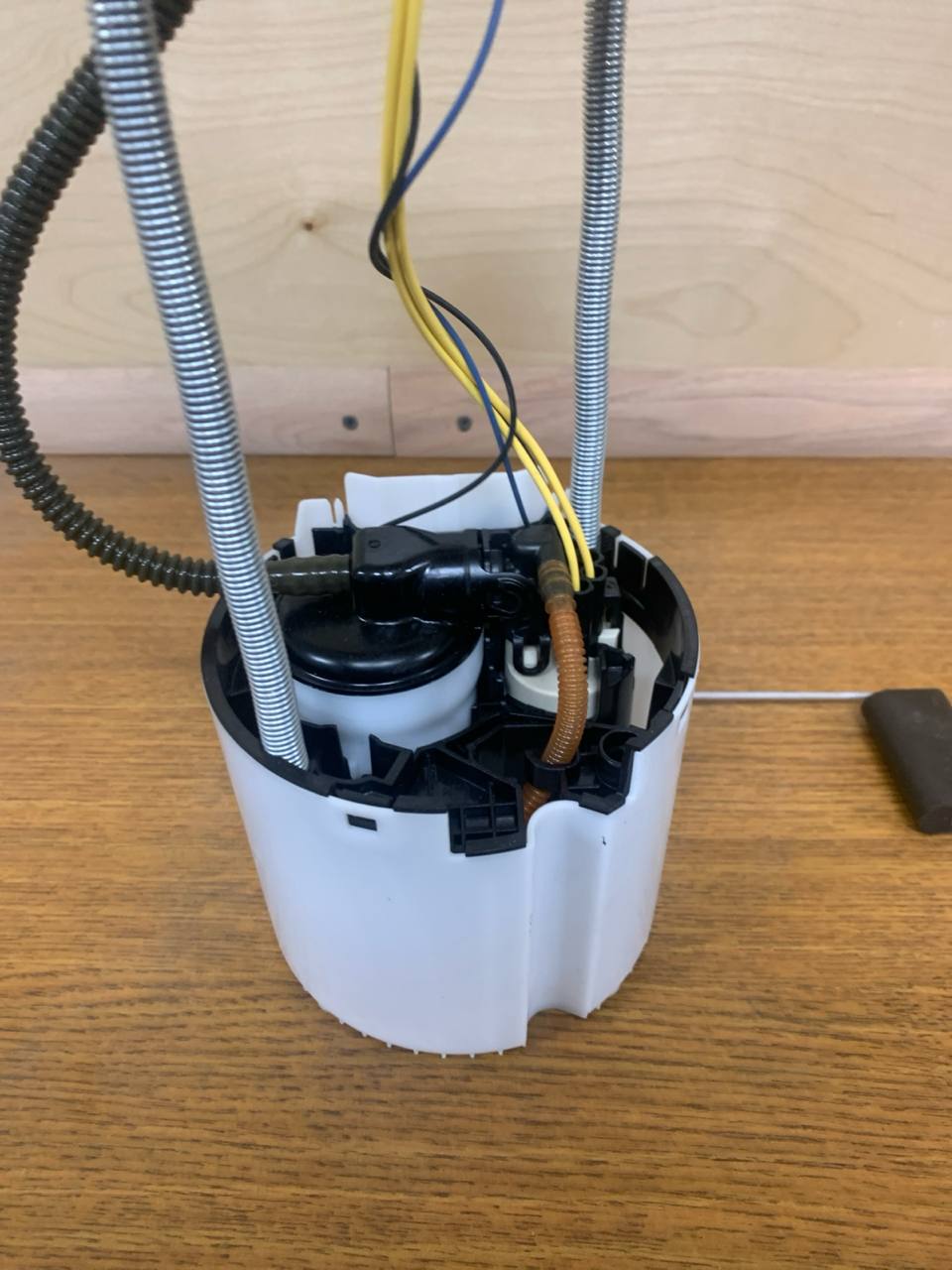 Fuel Pump Assembly OEM 84275113