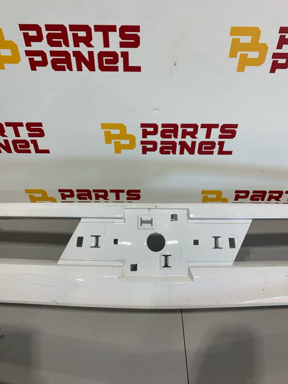 2019-2022 Chevrolet Silverado 1500 Tailgate Applique Trim Panel Bezel Assembly Rear OEM