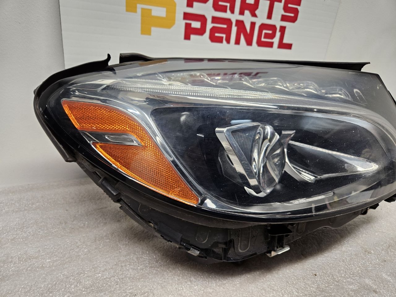 2015-2021 Mercedes-Benz C-Class Passenger Side Headlight Assembly OEM