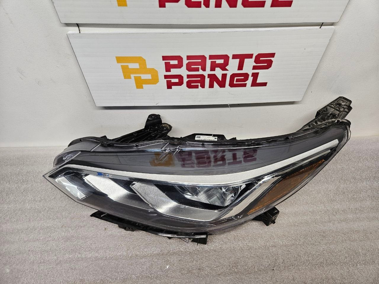 Nissan Headlight Assembly Passenger Side RH OEM
