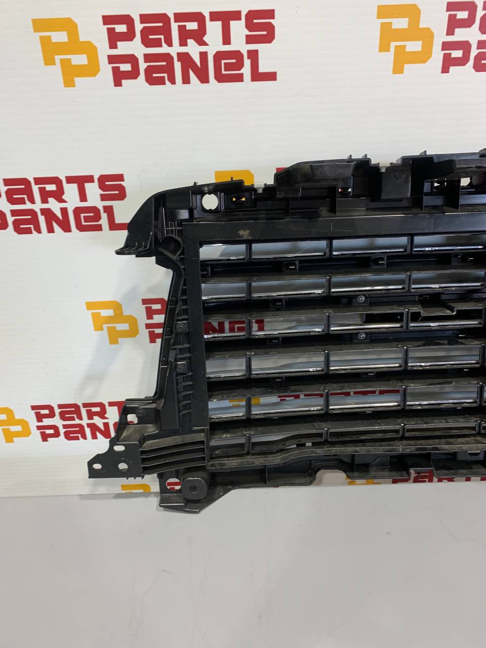 2019-2024 RAM 1500 Front Grille with Active Shutters OEM