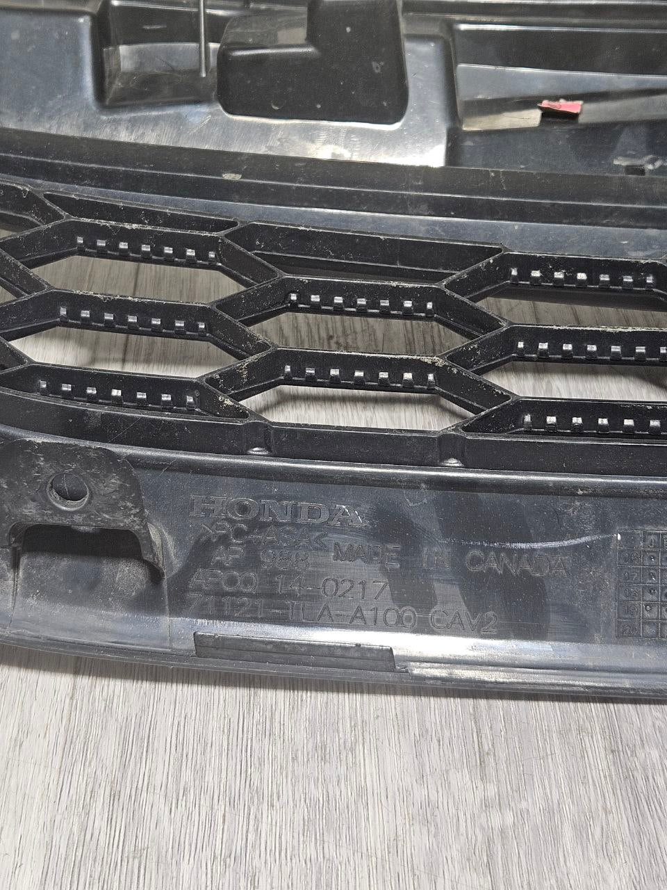2017-2019 Honda CR-V Grille OEM