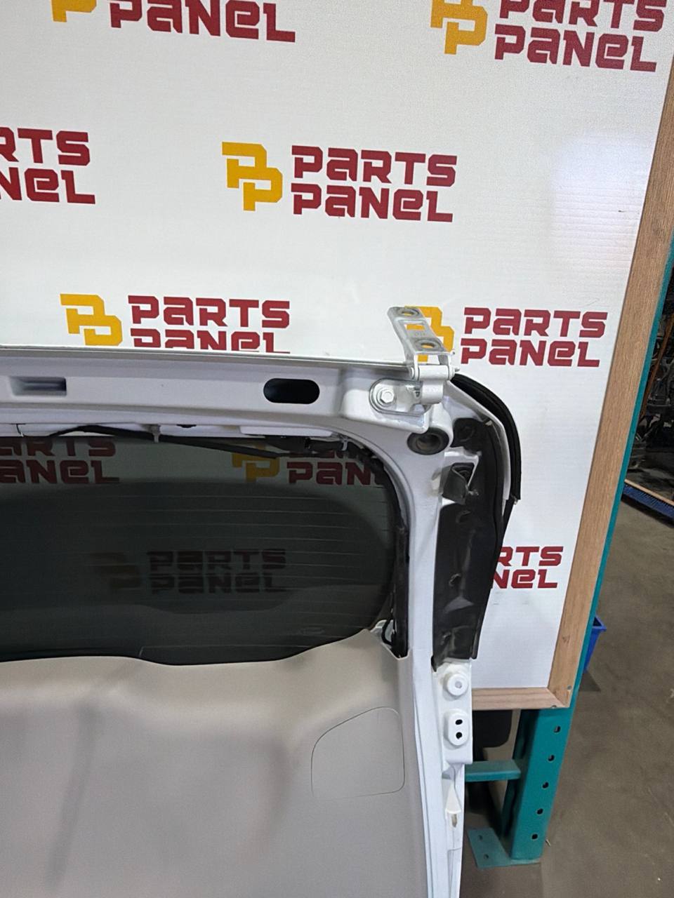 2017-2023 Chrysler Pacifica Rear Liftgate Trunk Lid OEM