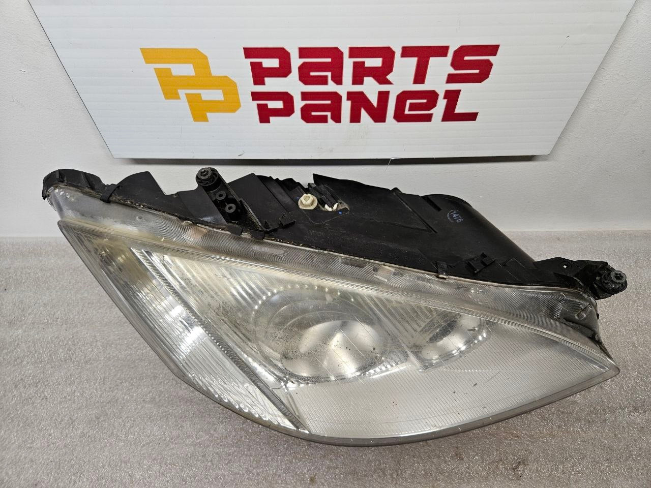 2007-2014 Mercedes-Benz CL-Class Passenger Side Headlight Assembly OEM