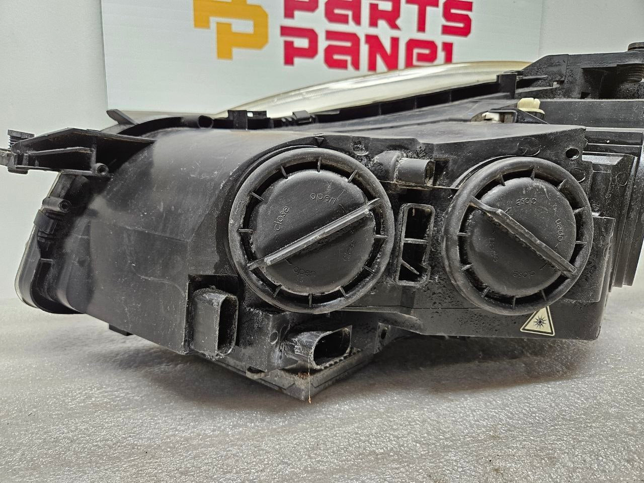 2007-2014 Mercedes-Benz CL-Class Passenger Side Headlight Assembly OEM