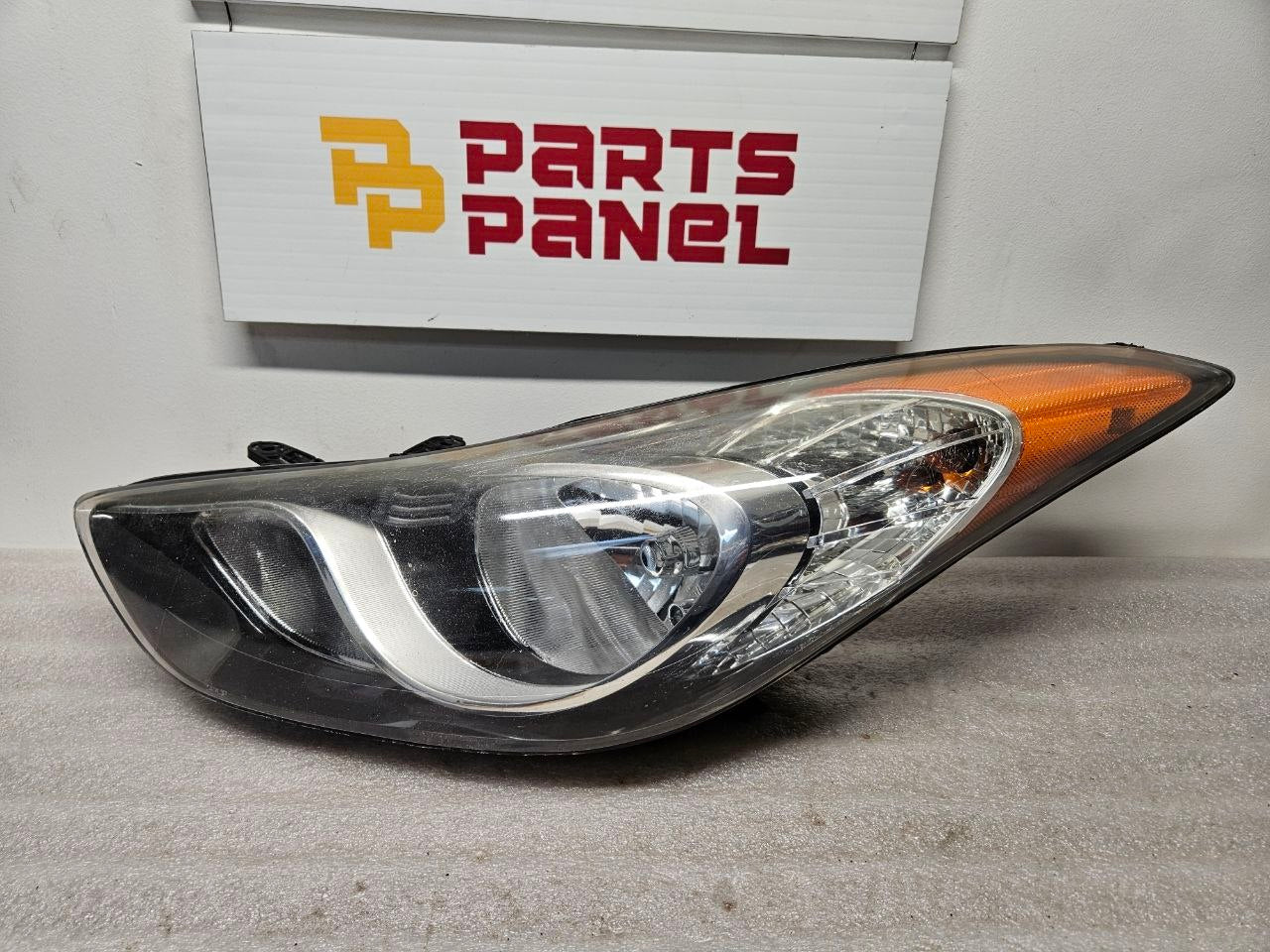 2011-2013 Hyundai Elantra Headlight Assembly Driver Side OEM
