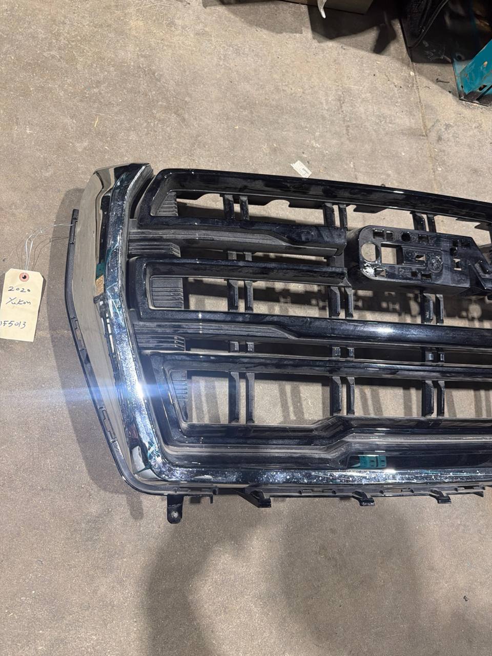 2021-2024 GMC Yukon Front Grille Assembly OEM