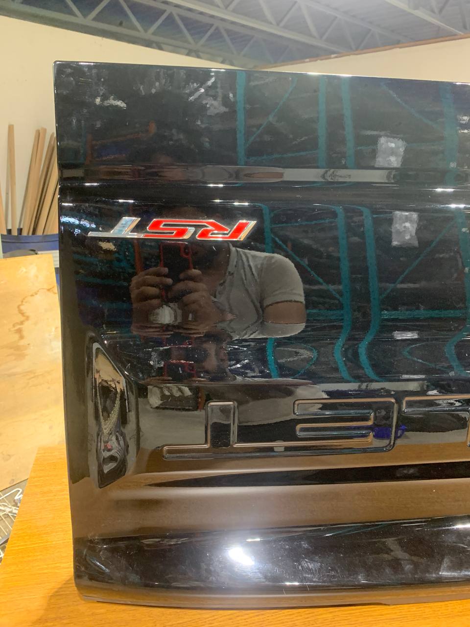 2019-2024 Chevrolet Silverado Tailgate OEM