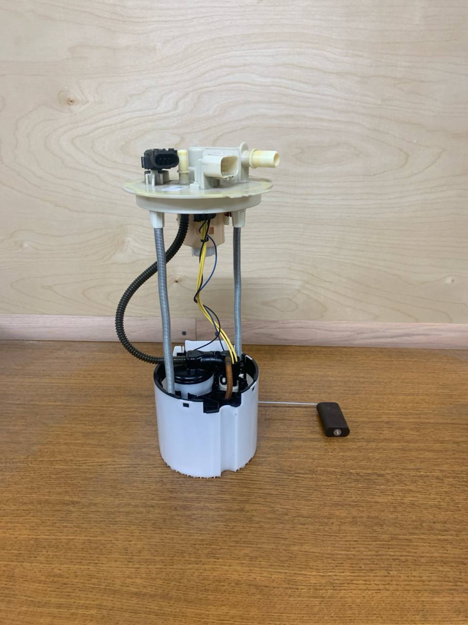 Fuel Pump Assembly OEM 84275113
