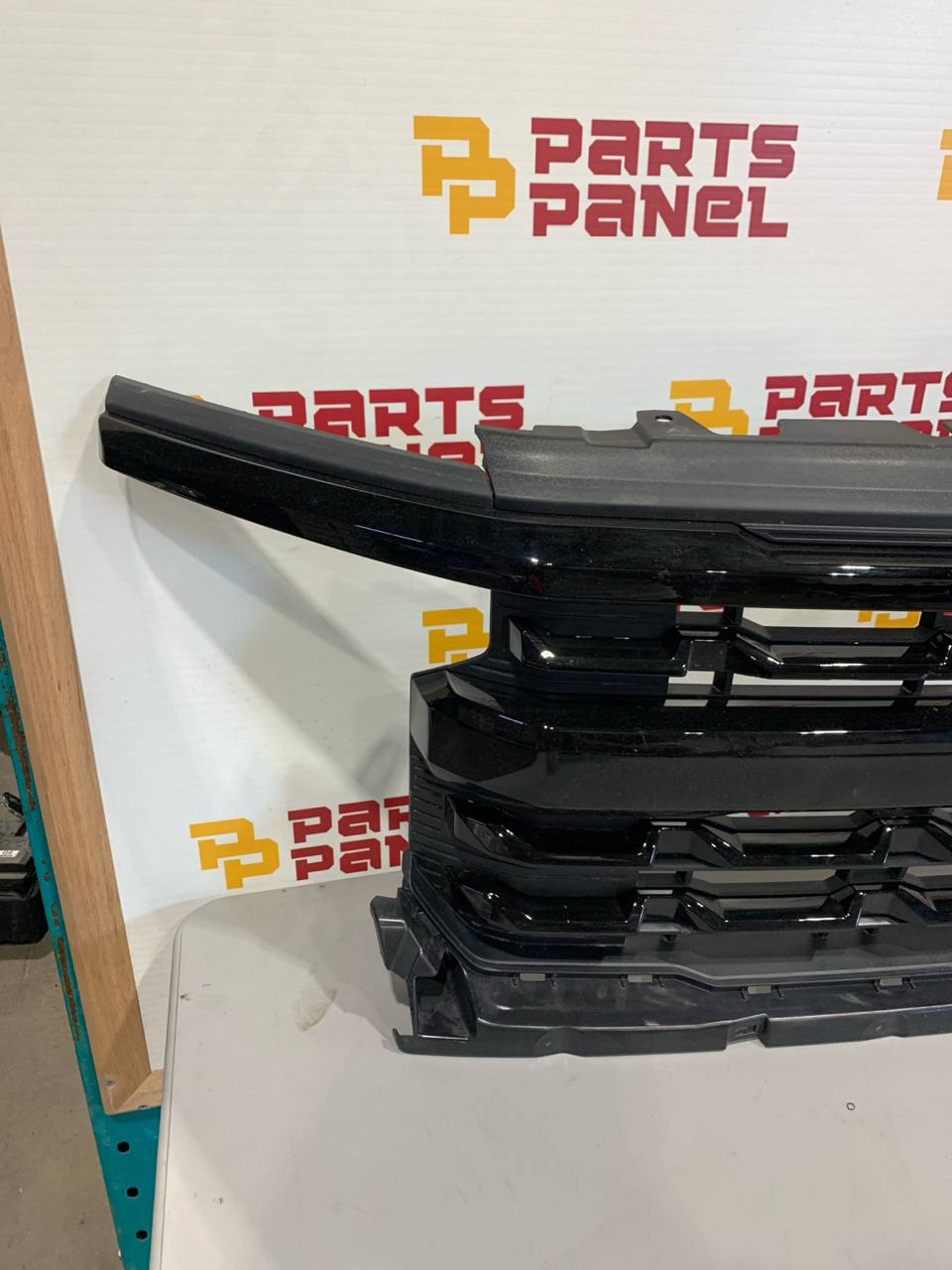 2019-2022 Chevrolet Silverado 1500 Front Grille Assembly OEM