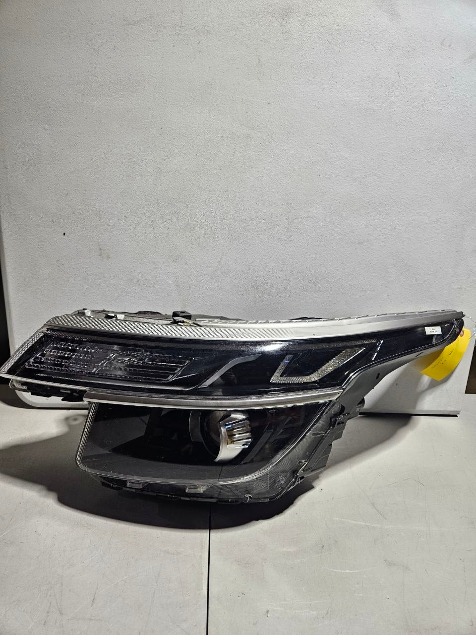 2021-2023 Kia Seltos Passenger Side RH Headlight OEM