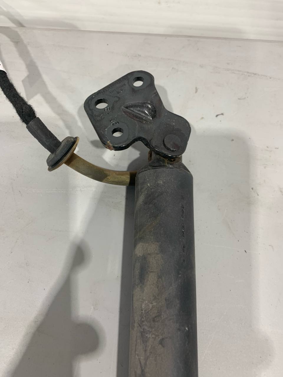 2014-2024 Porsche Macan Power Liftgate Strut Actuator Passenger Side RH OEM