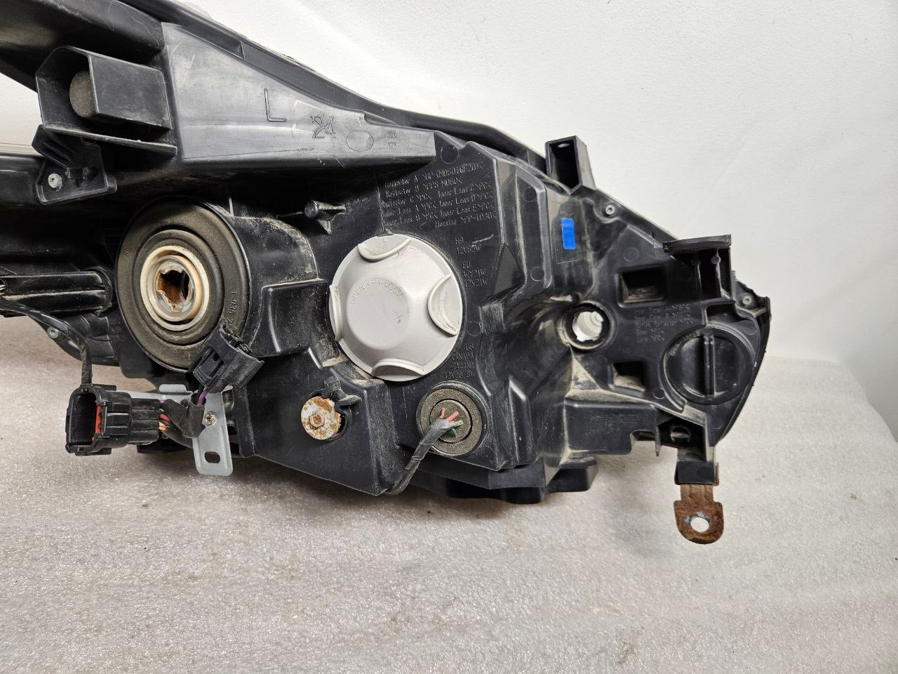 2013-2015 Nissan Altima Driver Side LH Headlight Assembly OEM