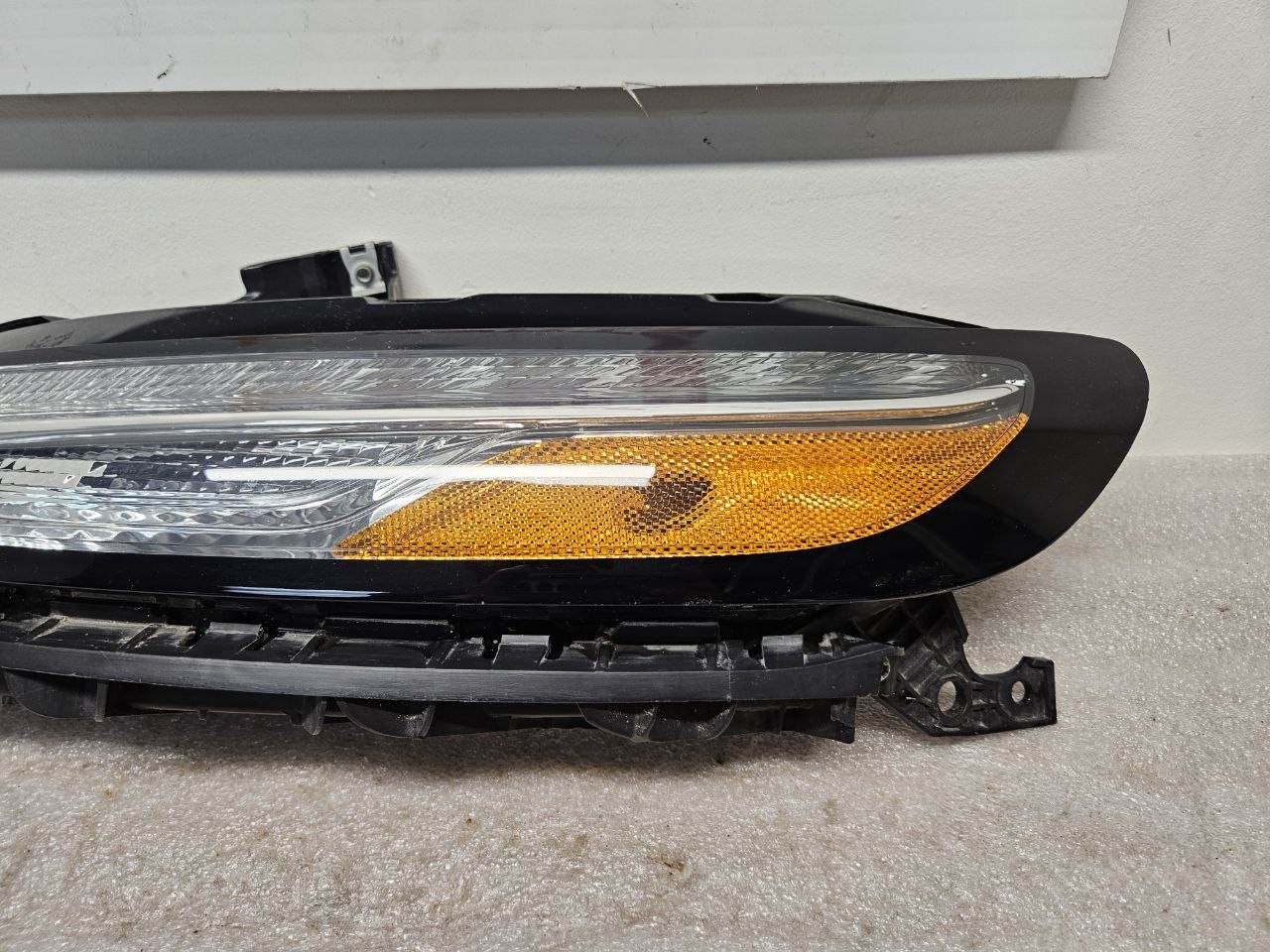 2014-2018 Jeep Cherokee (KL) Driver Side Headlight Assembly OEM