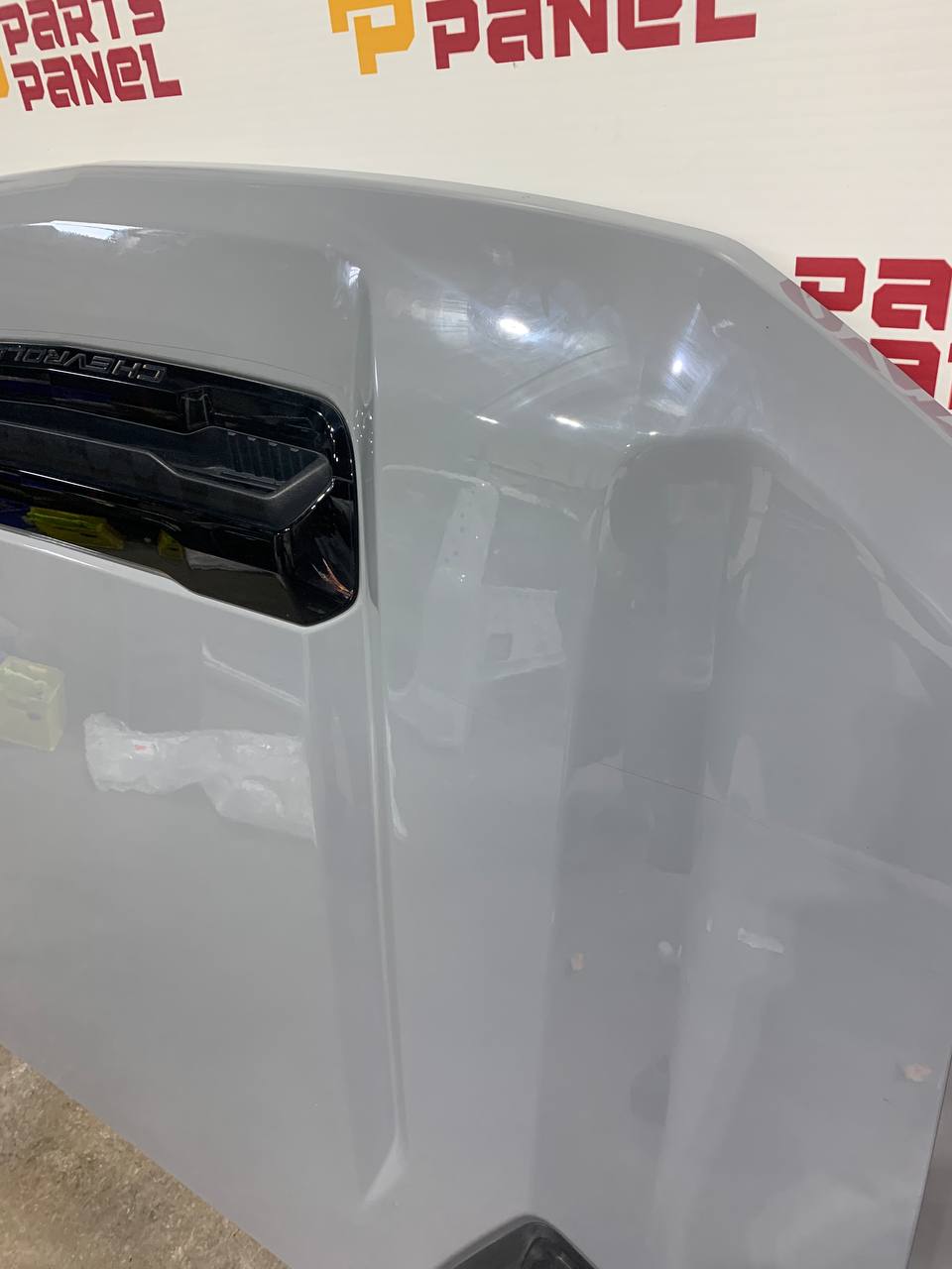 2020-2023 Chevrolet Silverado 2500HD Hood with Scoop and Vents OEM