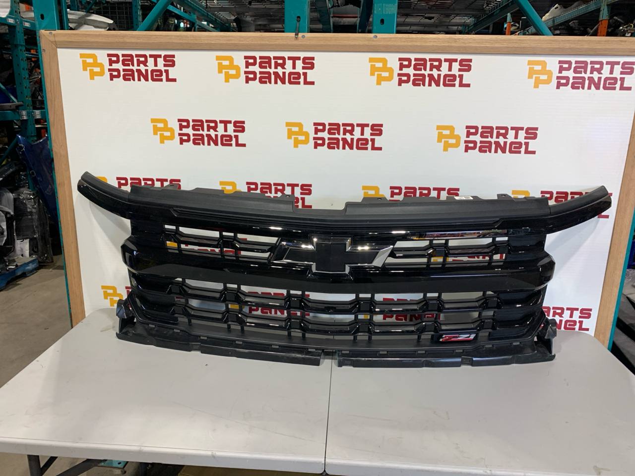 2019-2022 Chevrolet Silverado 1500 Front Grille Assembly OEM