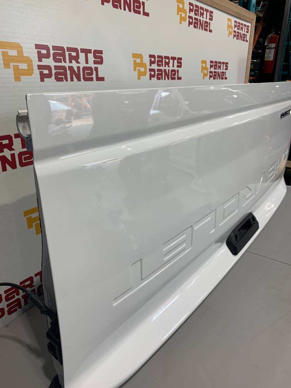 2019-2024 Chevrolet Silverado Tailgate OEM