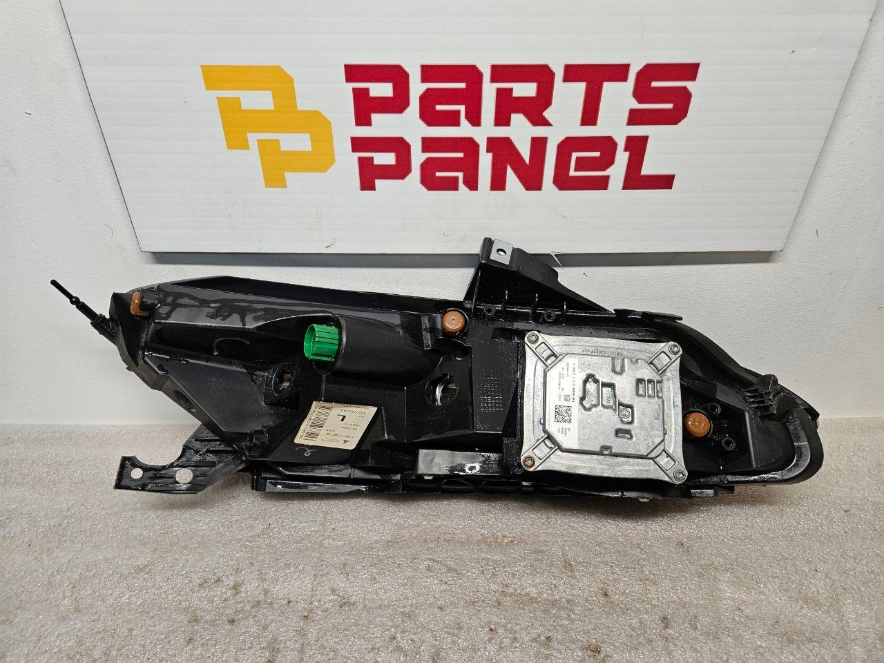 2014-2018 Jeep Cherokee (KL) Driver Side Headlight Assembly OEM