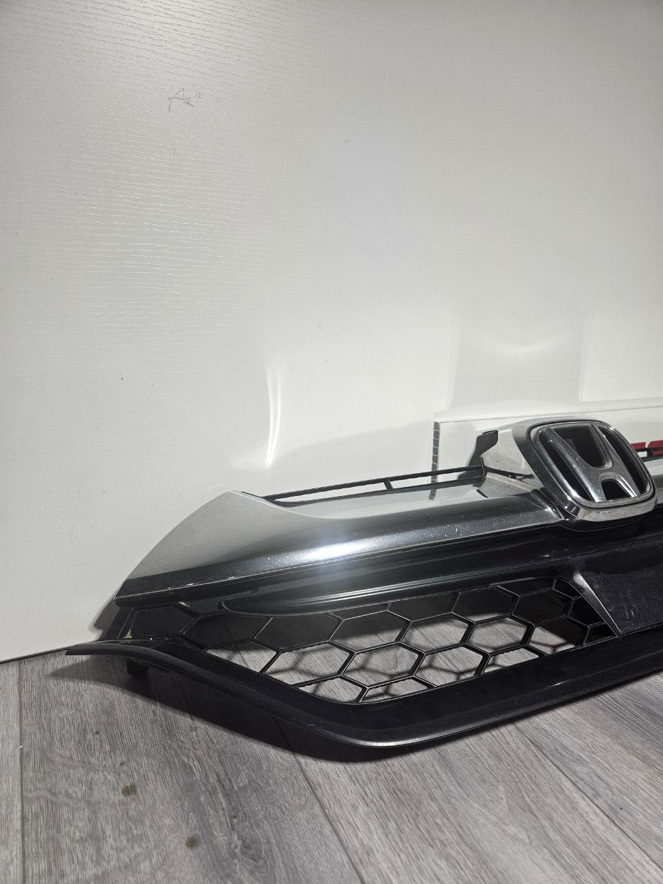 2017-2019 Honda CR-V Grille OEM