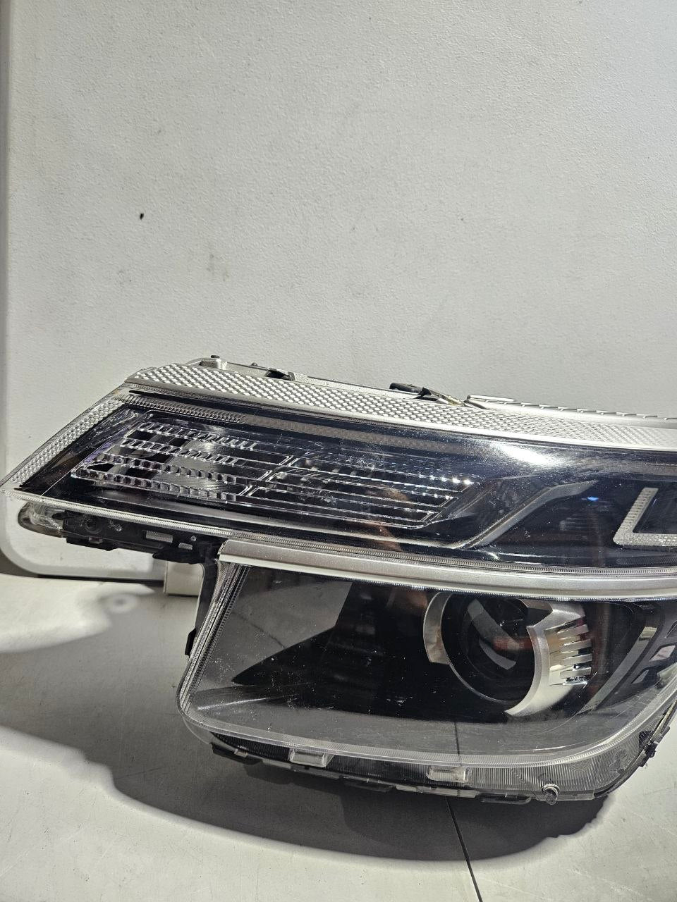 2021-2023 Kia Seltos Passenger Side RH Headlight OEM